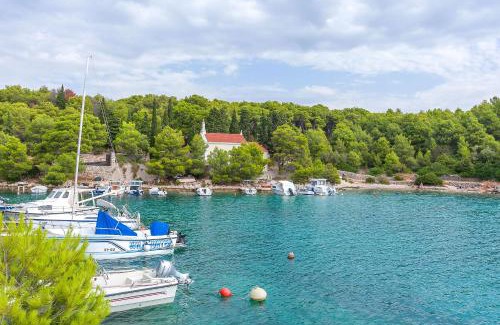 Cove Osibova (Milna) Apartamento | Apartment Ametist