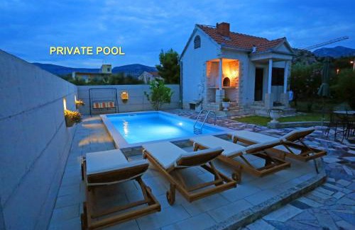 Solin Apartamento | Apartment Ana with private pool