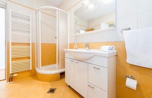 Meterize Apartamento | Apartment Anamarija with sea view (96871-A1) - Sibenik
