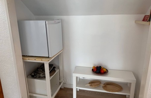 Carvoeira Apartamento | Apartamento 'Andar Tranquilo Entre Lisboa-sintra' con vistas a la montaña, terraza privada y Wi-Fi