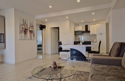 Rijeka Apartamento | Apartment Andrada - One-Bedroom Apartment with Balcony and Sea View