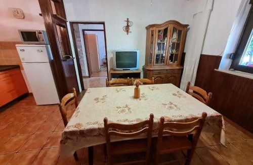 Sibinj Krmpotski Apartamento | Apartment Andrea