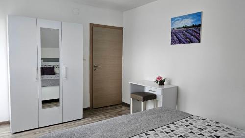 Smoljanac Apartamento | Apartment Andrea