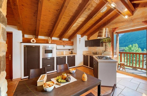 Issime Apartamento | Apartamento 'Anita - Issime Valle d'Aosta' con Balcón
