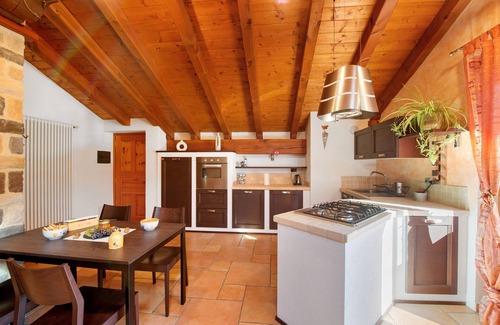 Issime Apartamento | Apartamento 'Anita - Issime Valle d'Aosta' con Balcón