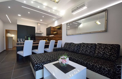 Milcetici Apartamento | Apartamentos Antonia (62071-A4) - Malinska - isla Krk