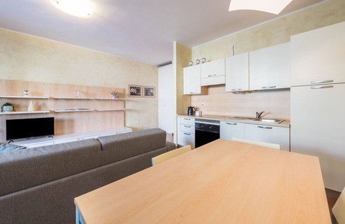 Padenghe sul Garda Apartamento | Apartamento 'Appartamento Sogno sul Garda' con piscina privada, Wi-Fi y aire acondicionado