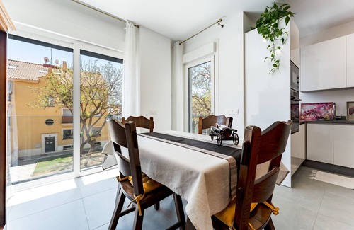 Fuengirola Apartamento | Apartamento 'Apartamento Novasol' con terraza privada, Wi-Fi y aire acondicionado