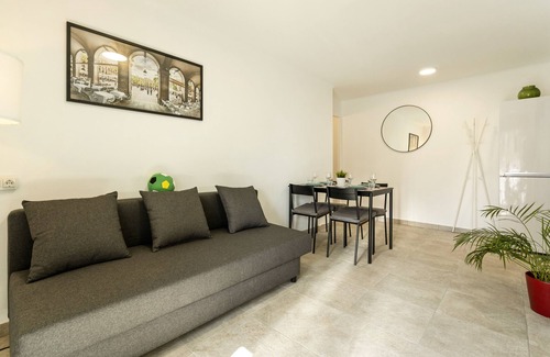 El Besos i el Maresme Apartamento | Apartamento 'Apartamento Cerca De La Playa' con balcón, Wi-Fi y aire acondicionado
