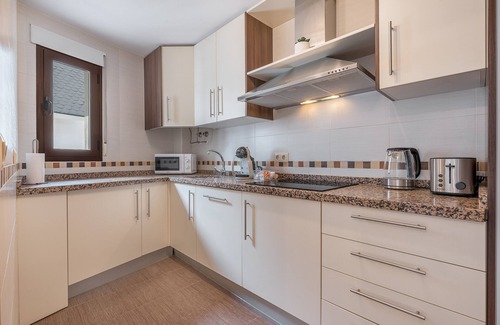 Barrio de la Vega Apartamento | Apartamento 'Apartamento Molinillo' con vistas a la montaña, Wi-Fi y aire acondicionado.