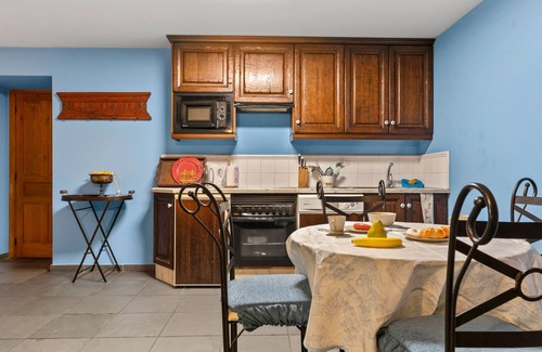 Cibuyo Apartamento | Apartamento 'Apartamentos Puente Del Narcea 2' con vistas a la montaña, terraza privada y Wi-Fi