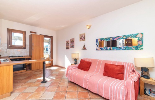 San Teodoro City Centre Apartamento | Apartamento 'Appartamento I Lecci' con terraza privada y balcón