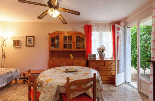 La Seyne-sur-Mer Apartamento | Apartamento 'Appartement Dans Cadre De Verdure' con terraza privada, jardín privado y Wi-Fi