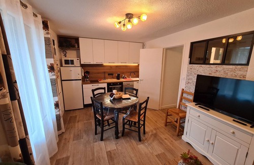 Bielle Apartamento | Apartment 'Appartement 2 Chambres Valle Ossau' with Mountain View, Shared Pool and Wi-Fi