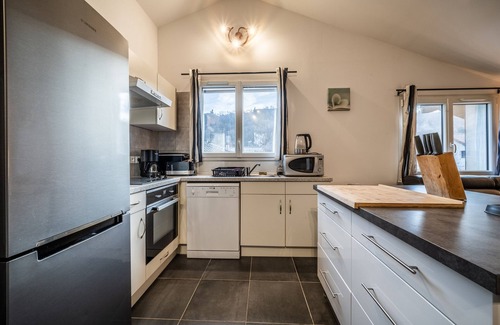Allinges Apartamento | Apartamento 'Appartement Coté Montagne' con vistas a la montaña, aire acondicionado