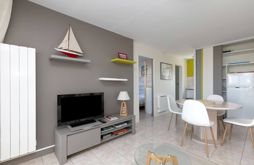 Pornichet Apartamento | Apartamento 'Appartement Vue Mer - 50 M Plage' con vistas al mar y terraza privada