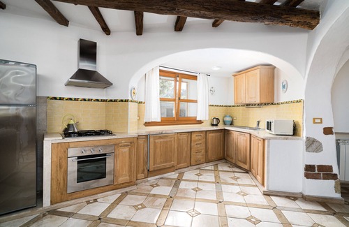 Dorgali Apartamento | Apartamento "Art House" con vistas a la montaña, terraza privada y Wi-Fi