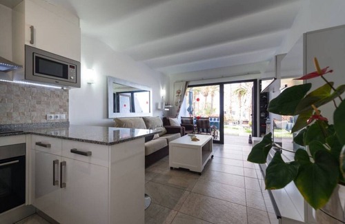 Playa del Aguila Apartamento | Apartamento en la playa