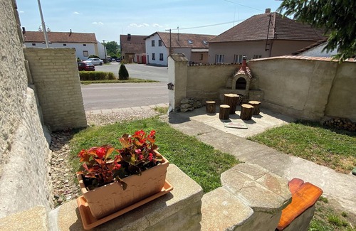 Uhersko Apartamento | Apartment at the czech historical farm with local farm products and hanging beds