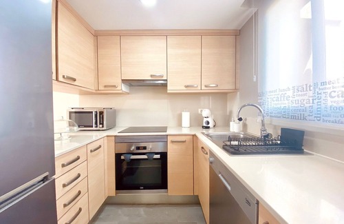 Miami Platja Apartamento | Apartamento 'Atico Solarium La Cala' con vistas al mar, Wi-Fi y aire acondicionado