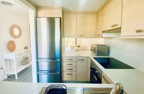 Miami Platja Apartamento | Apartamento 'Atico Solarium La Cala' con vistas al mar, Wi-Fi y aire acondicionado