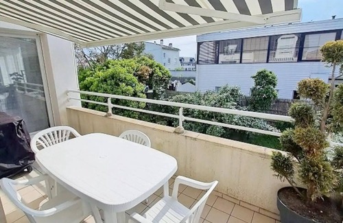Pornichet Apartamento | Apartamento 'Au Calme con balcón y Wi-Fi