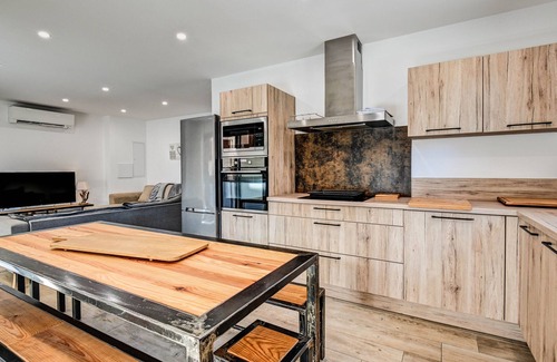 Ax-les-Thermes Apartamento | Apartamento 'Aux Pieds Des Pistes - Appt B' con vistas a la montaña, Wi-Fi y aire acondicionado