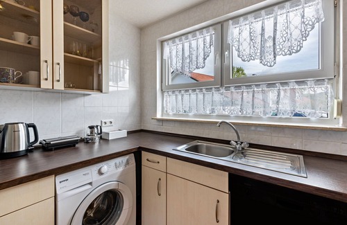 Hechingen Apartamento | Apartamento 'Ayleen' con vistas a la montaña, terraza privada y Wi-Fi