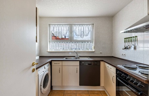 Hechingen Apartamento | Apartamento 'Ayleen' con vistas a la montaña, terraza privada y Wi-Fi
