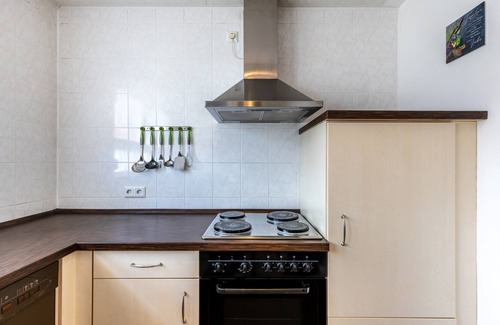 Hechingen Apartamento | Apartamento 'Ayleen' con vistas a la montaña, terraza privada y Wi-Fi