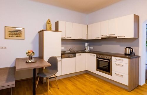 Uebelbach Apartamento | Apartment Azure with breakfast in the Pension Herti - Haus Pastner am Teich