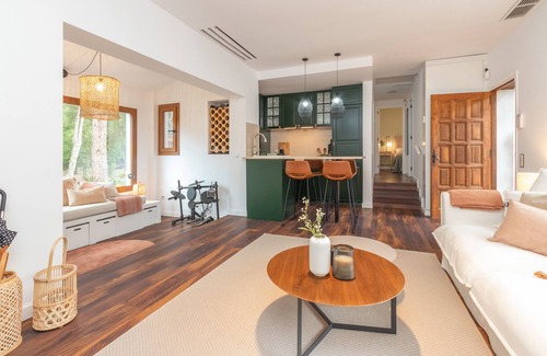 Can Carbonell Casa | Apartamento 'Bacom House' con jardín en el bosque