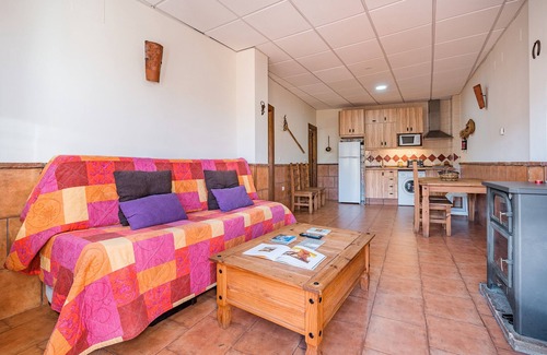 Jerez del Marquesado Apartamento | Apartamento 'Barranco' con vistas a la montaña, terraza compartida y Wi-Fi