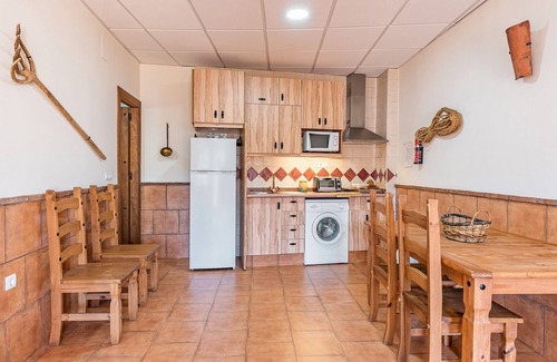 Jerez del Marquesado Apartamento | Apartamento 'Barranco' con vistas a la montaña, terraza compartida y Wi-Fi