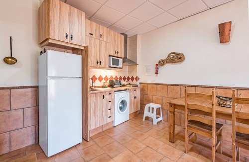 Jerez del Marquesado Apartamento | Apartamento 'Barranco' con vistas a la montaña, terraza compartida y Wi-Fi