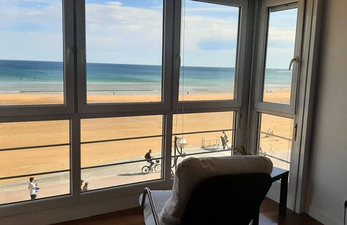 Zarautz Apartamento | Apartamento Bañeru 3 - Vivienda en 1 línea de playa centro ciudad by Egona