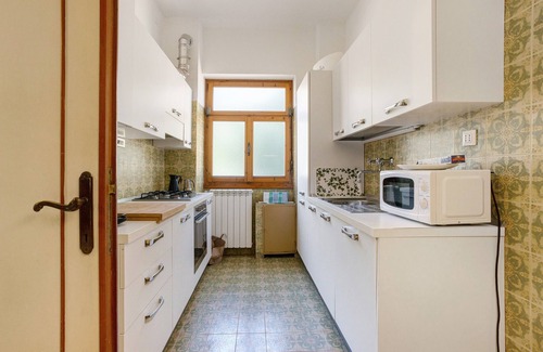 San Terenzo Apartamento | Apartment 'Baia Blu Amati' with Sea View, Balcony and Wi-Fi