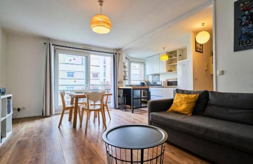 Saint-Maurice Pellevoisin Apartamento | Apartment balconyparking space near train station