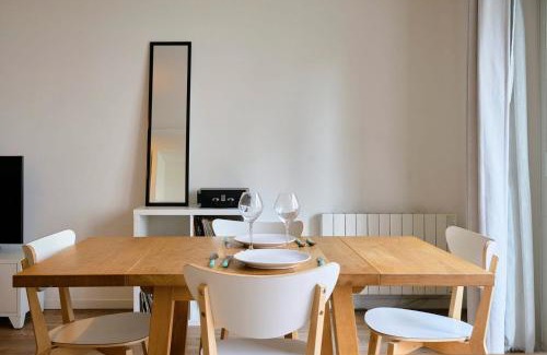 Saint-Maurice Pellevoisin Apartamento | Apartment balconyparking space near train station
