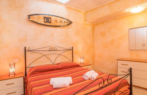Barrabisa Apartamento | Apartamento 'Barrabisa Bilocale Grazioso' con terraza privada y aire acondicionado