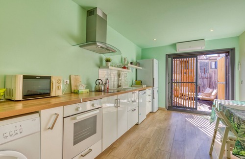 Gares Apartamento | Apartamento 'Beau F1 Centre-ville' con terraza privada, Wi-Fi y aire acondicionado