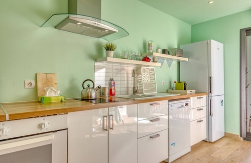 Gares Apartamento | Apartamento 'Beau F1 Centre-ville' con terraza privada, Wi-Fi y aire acondicionado