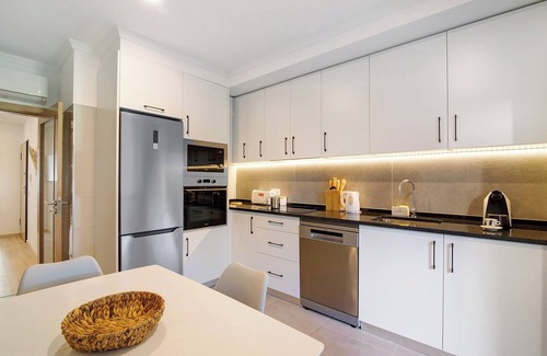 Tavira Apartamento | Apartamento 'Beira Mar - Rc Direito' con balcón, Wi-Fi y aire acondicionado