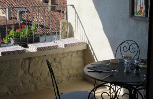 Aubeterre-sur-Dronne Apartamento | Apartment Bellevue