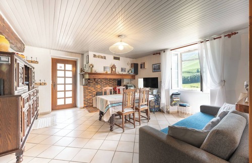 Accous Apartamento | Apartamento 'Bellevue Accous' con vistas a la montaña, terraza privada y Wi-Fi