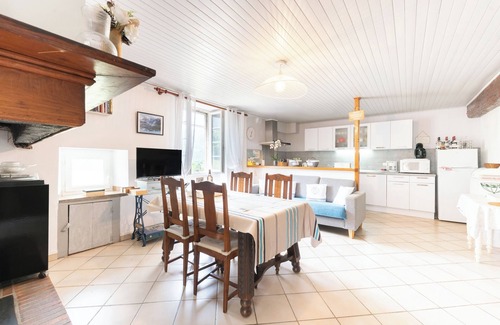 Accous Apartamento | Apartamento 'Bellevue Accous' con vistas a la montaña, terraza privada y Wi-Fi