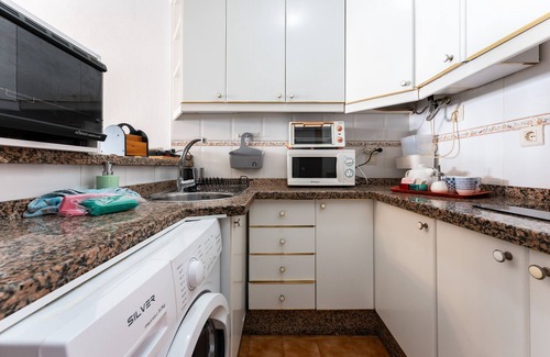 Arroyo de la Miel Apartamento | Apartamento 'Benalmadenasol' con piscina compartida, Wi-Fi y aire acondicionado
