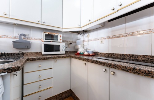 Arroyo de la Miel Apartamento | Apartamento 'Benalmadenasol' con piscina compartida, Wi-Fi y aire acondicionado