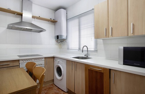 Benalmadena Apartamento | Apartment 'Benalmarina' with Shared Pool, Wi-Fi and Air Conditioning