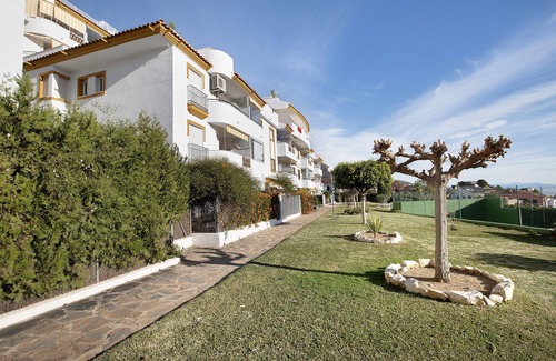Benalmadena Apartamento | Apartment 'Benalmarina' with Shared Pool, Wi-Fi and Air Conditioning